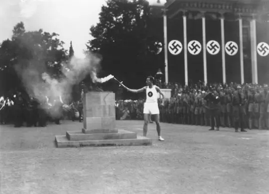 Les origines nazies du relais de la torche olympique