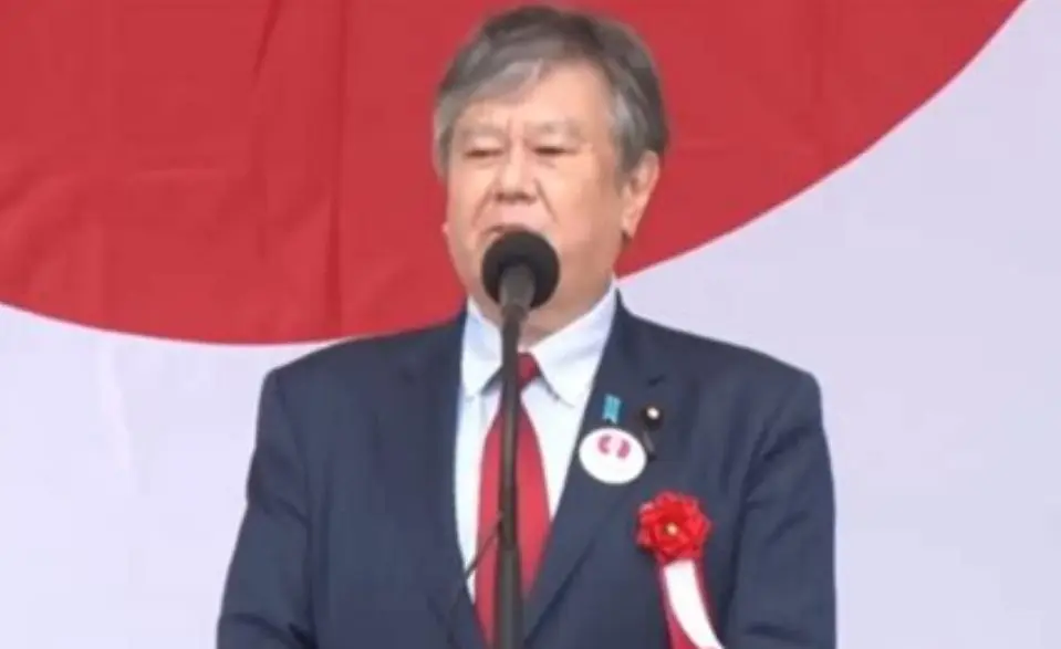 Un ex-ministre japonais s’excuse pour les mesures Covid