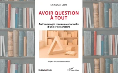 Avoir question à tout